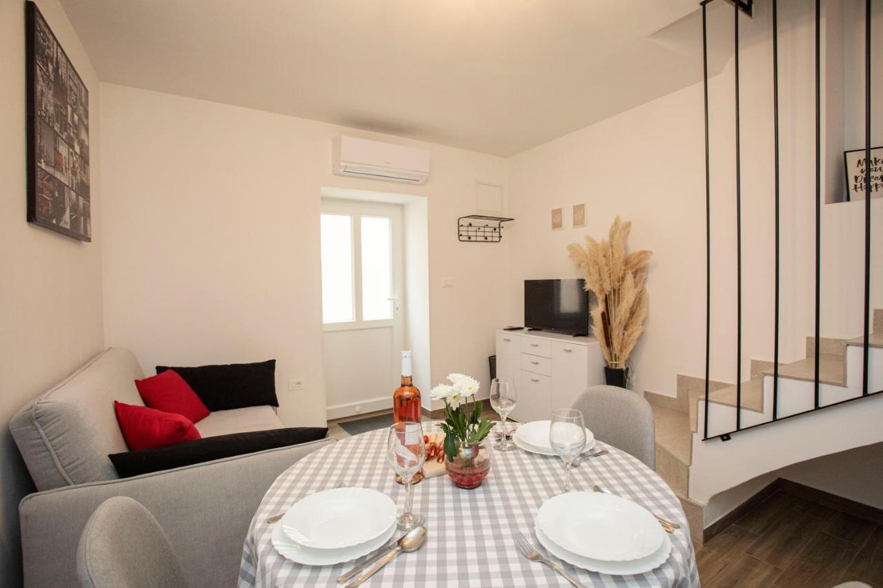 Studio Apartman Amalie 帕津 外观 照片