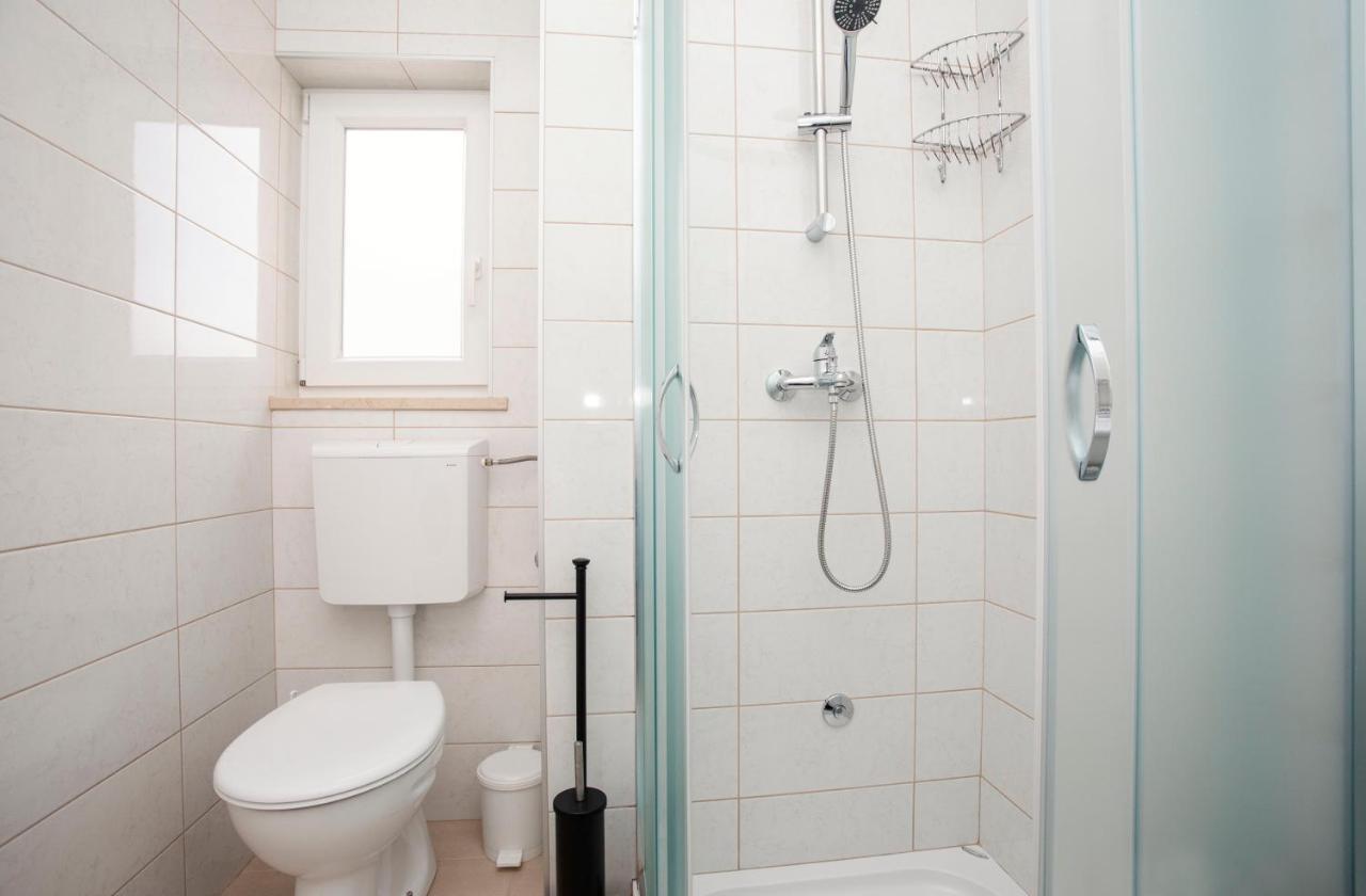 Studio Apartman Amalie 帕津 外观 照片
