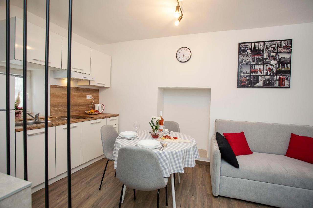 Studio Apartman Amalie 帕津 外观 照片