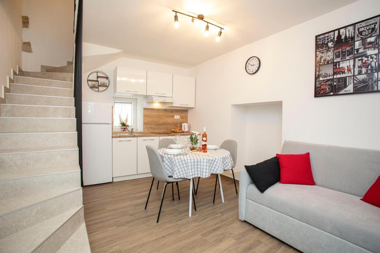 Studio Apartman Amalie 帕津 外观 照片